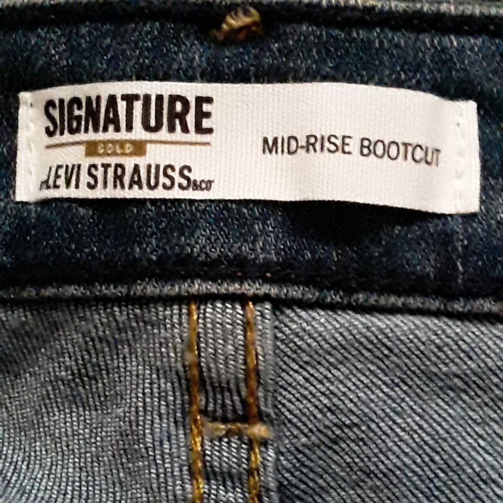 Signature by Levi Strauss & Co Gold Label Women's Midrise Bootcut Jean Size 28L - Picture 5 of 12